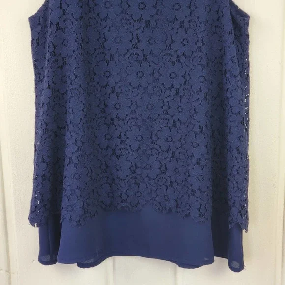 Alya  Navy Blue Floral  Lace Flowy Sleeveless Lined Top Womens Size Small - Picture 3 of 10